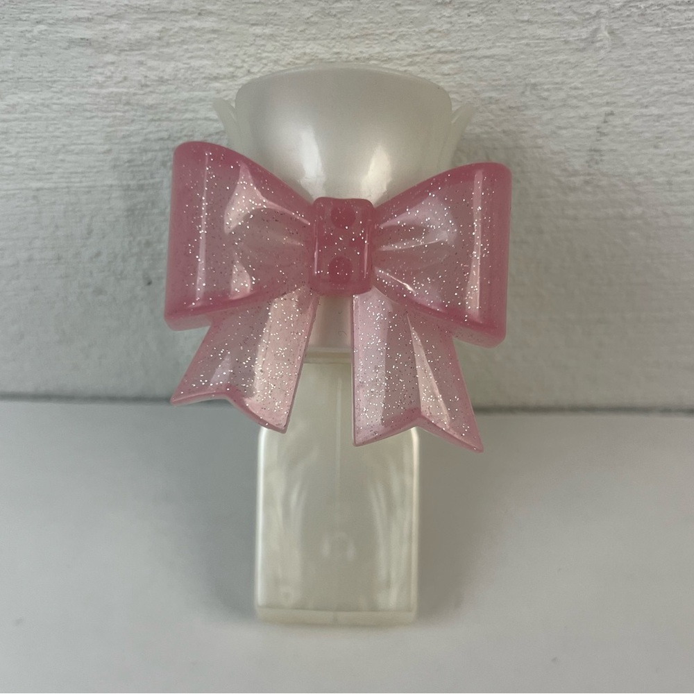 Bath & Body Works Pink Glitter Bow Wallflower Fragrance Plug